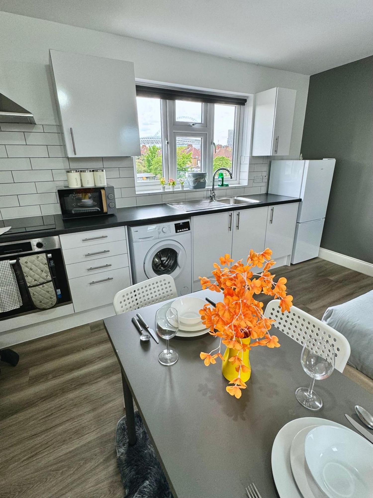 Bright Studio Loft 30Min To Central London Exterior photo