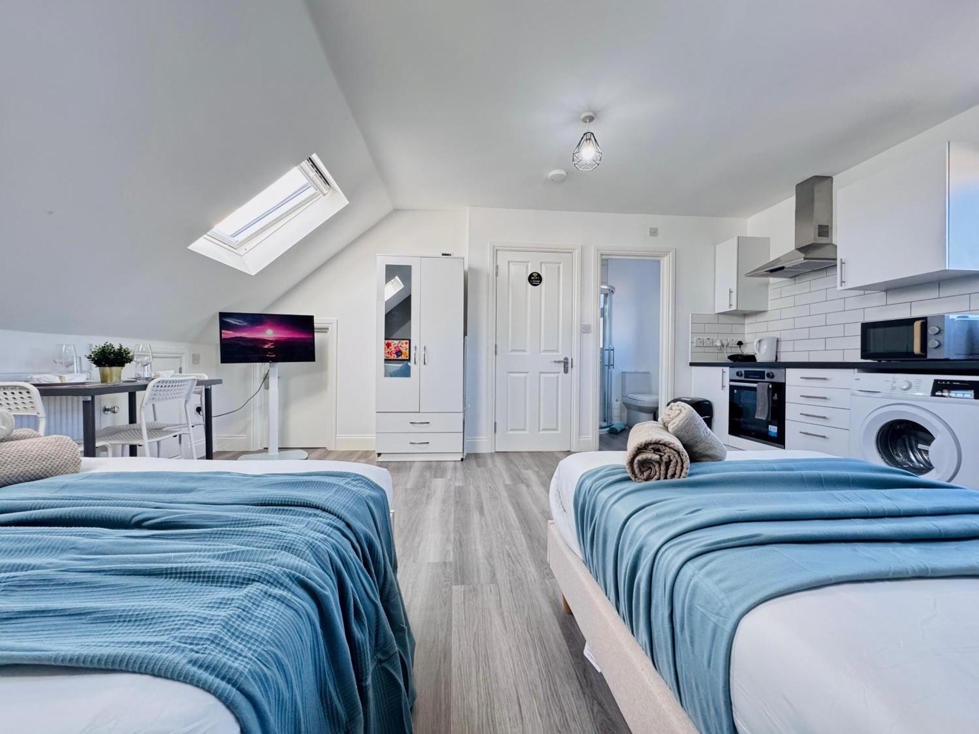 Bright Studio Loft 30Min To Central London Exterior photo